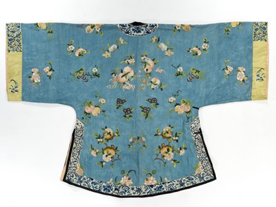 Lot 257 - AN INFORMAL LADY’S DAMASK SILK ROBE WITH AUSPICIOUS SYMBOLS, QING DYNASTY