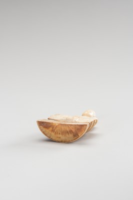 Lot 1395 - A BURMESE IVORY STATUE OF BUDDHA