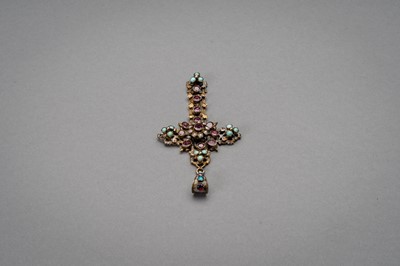 Lot 20 - A RUBY, PEARL AND TURQUOISE INSET GILT SILVER CROSS PENDANT