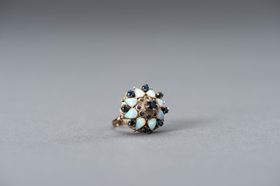 Lot 1382 - AN OPAL-SET OTTOMAN STYLE GOLD RING