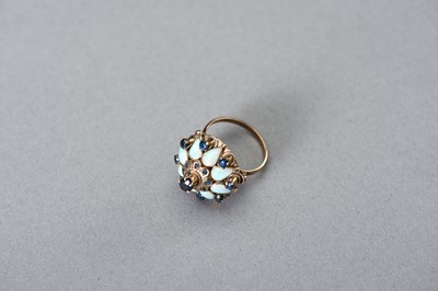 Lot 1382 - AN OPAL-SET OTTOMAN STYLE GOLD RING