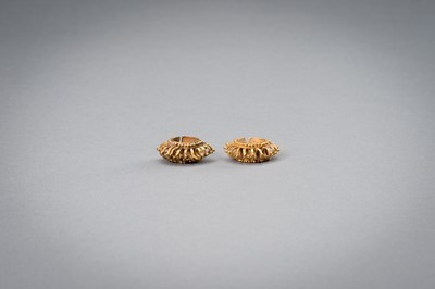 Lot 1176 - A PAIR OF GOLD SPIKE EARRINGS