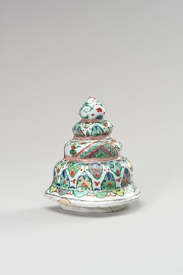 Lot 797 - A WUCAI PORCELAIN COVER FOR A WALL VASE