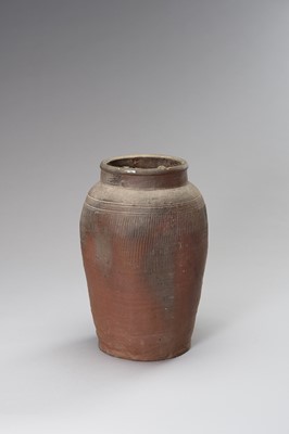 Lot 714 - AN INTERESTING CERAMIC AMPHORA FILLED WITH COINS