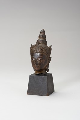 Lot 1327 - A SUKHOTHAI STYLE BRONZE HEAD OF CROWNED BUDDHA