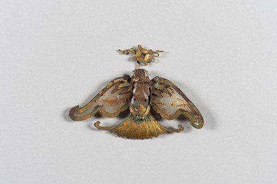 Lot 144 - A CHARMING GROUP OR THREE HAIR ORNAMENTS