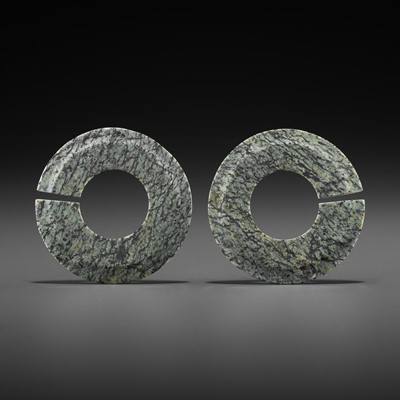 A PAIR OF SERPENTINE SLIT RINGS, BRONZE AGE