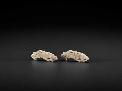 A PAIR OF JADE TIGER PLAQUES, EASTERN ZHOU