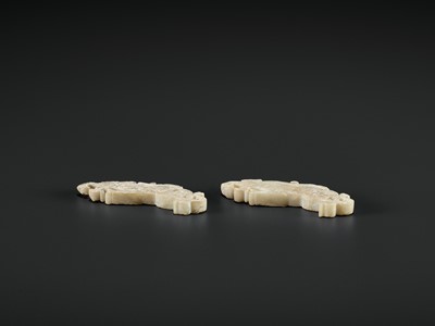 A PAIR OF JADE TIGER PLAQUES, EASTERN ZHOU