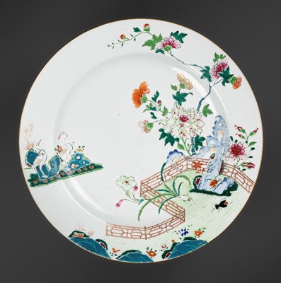 Lot 749 - A LARGE FAMILLE ROSE ‘CRANES AND PEONY’ DISH, QIANLONG PERIOD